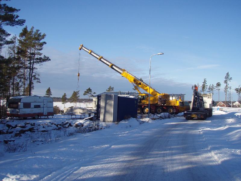 montering 5 17.JPG - nu har monteringen av element påbörjats